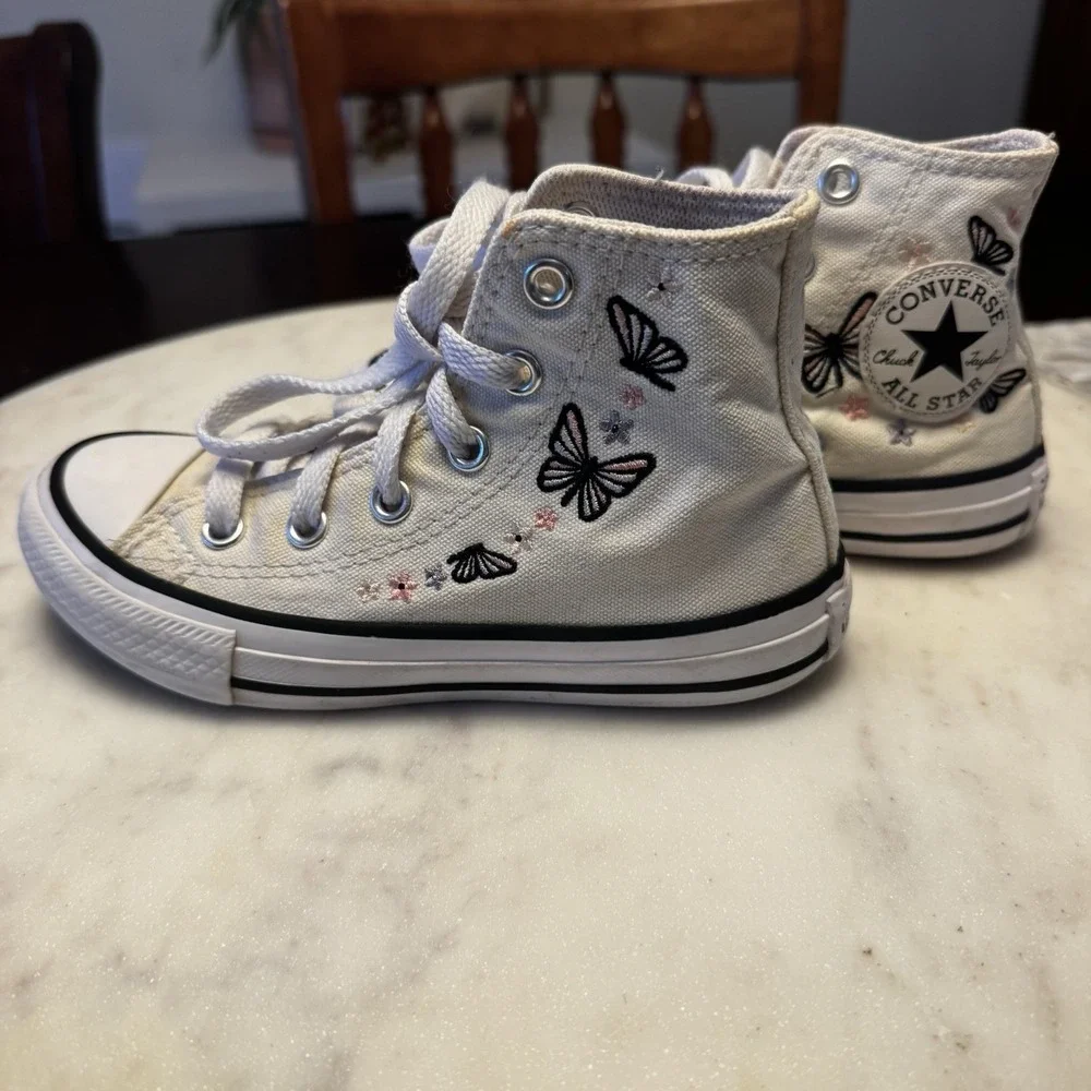 Converse Chuck Taylor All Star Sneaker Youth Girls Size 11 Butterfly Embroidery